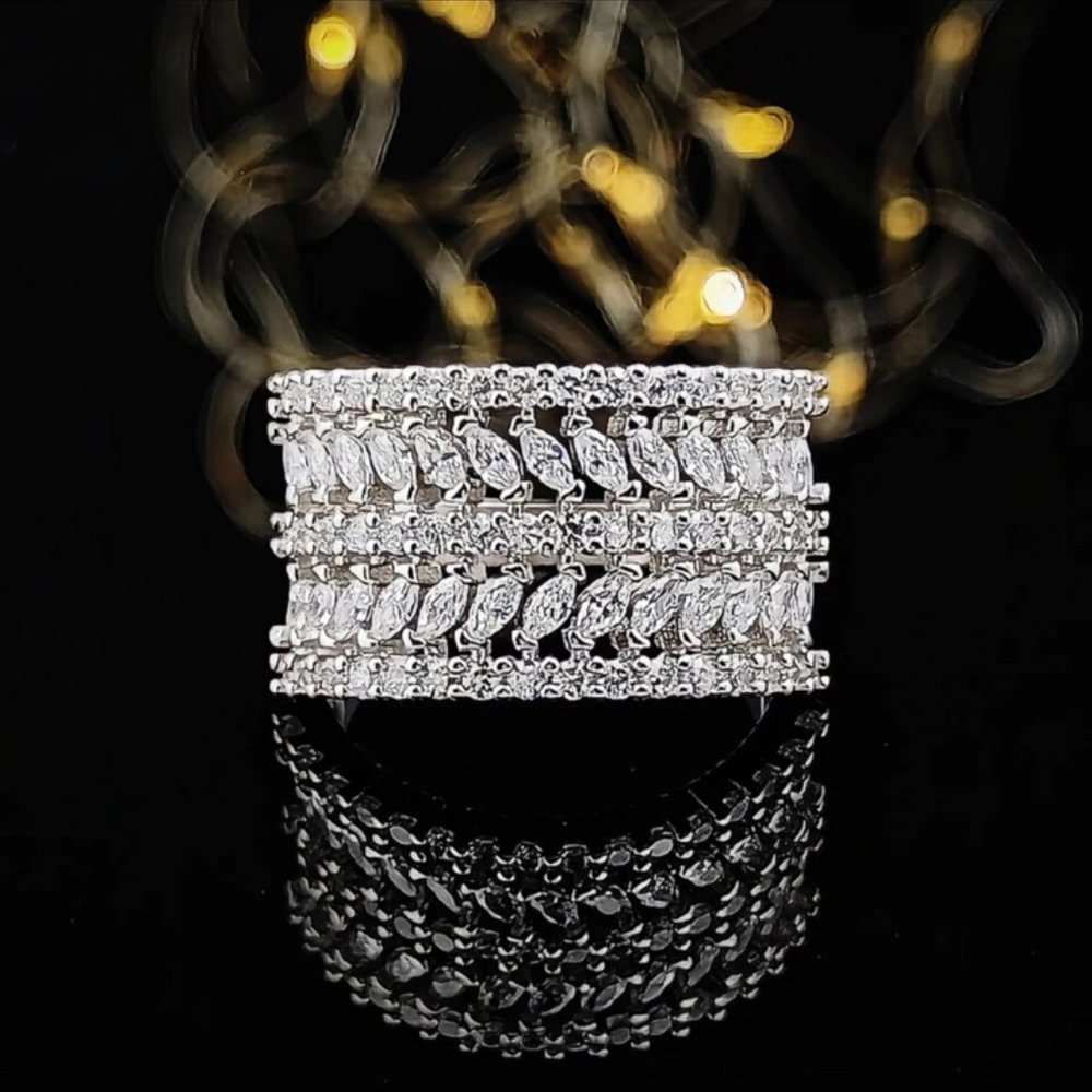 NEW DIAMOND S925 STERLING SILVER RING, BEAUTIFUL RING, SHINY RING. - Picture 3 of 4